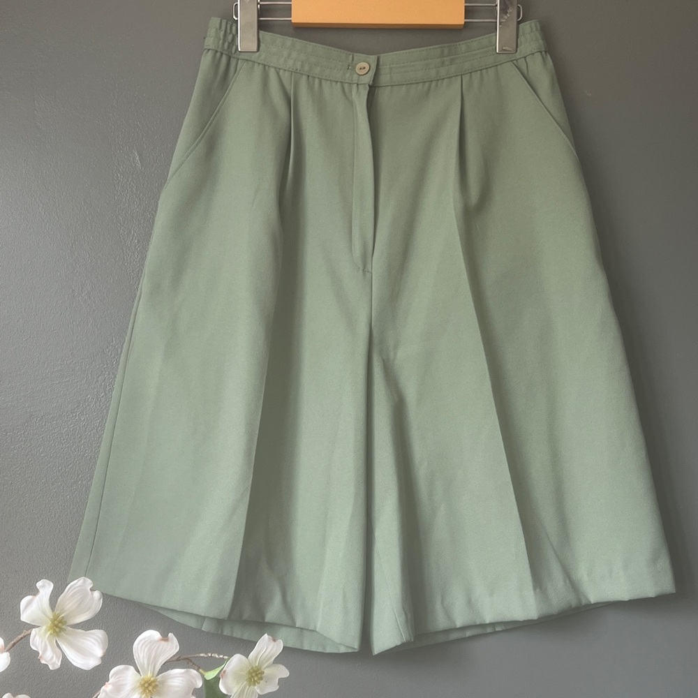 SHELLY DAVID- Bermuda Shorts/ City Shorts